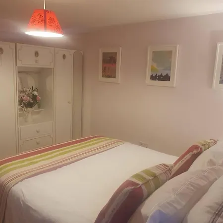 Alt Mor House Garden Studio-self Catering Sleeps 2 Apartment *
